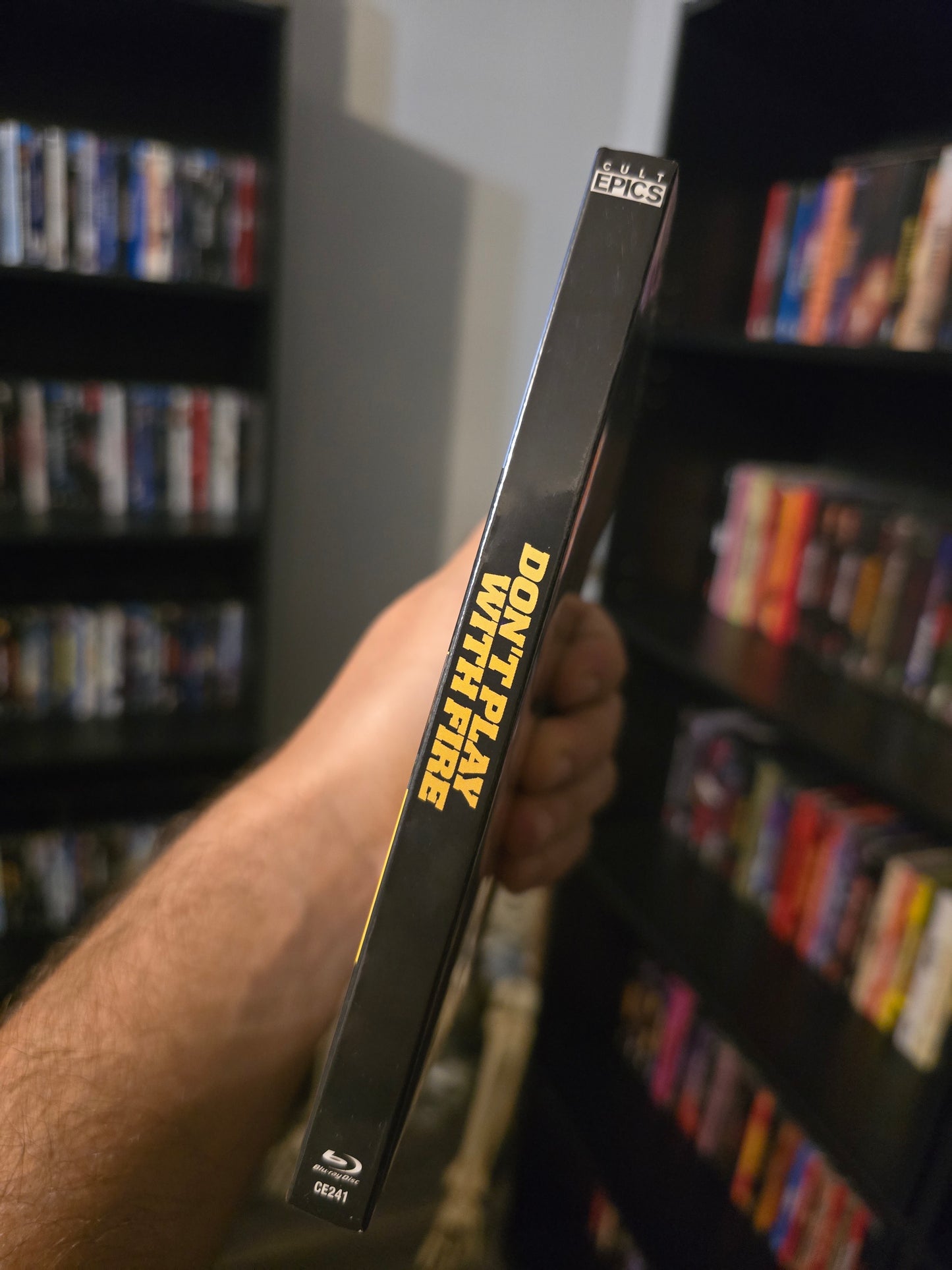 Don't Play With Fire [2-Disc Limited Collector's Edition] (Cult Epics) (Blu-ray w/Slipcover)