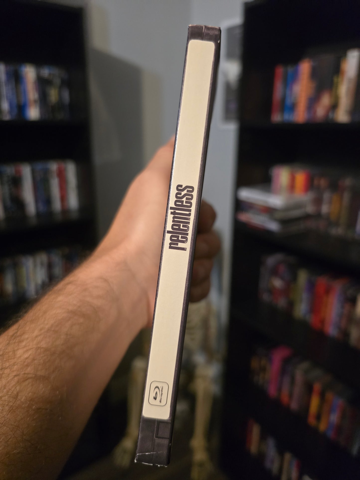 RELENTLESS [RETRO VHS EDITION] (MILL CREEK) (BLU-RAY)