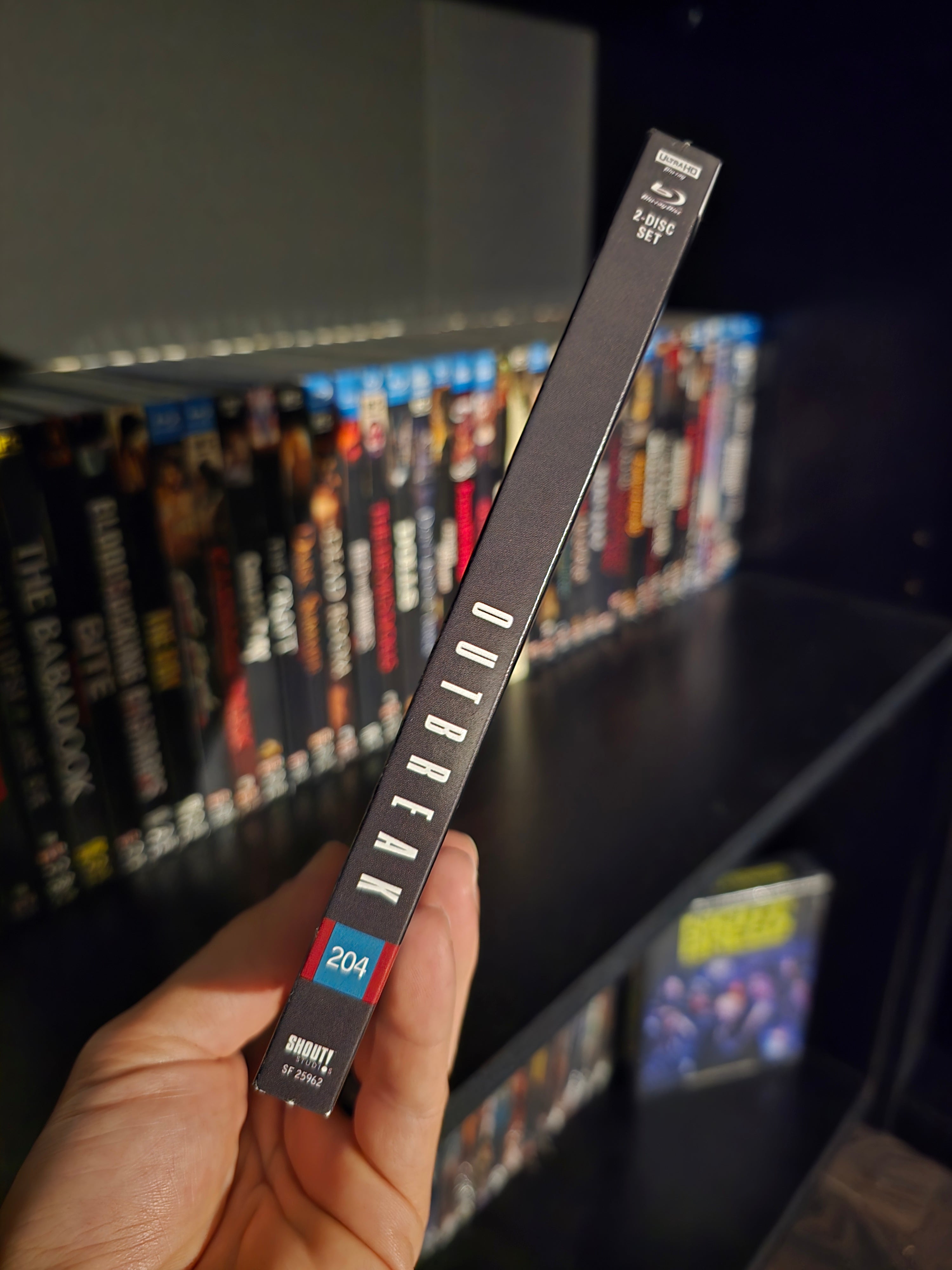 OUTBREAK [COLLECTOR'S EDITION] (SHOUT SELECT) (4K UHD w/SLIPCOVER)